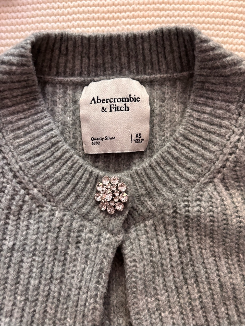 Abercrombie & Fitch Light Gray Ribbed Knit Cardigan with Rhinestone Brooch